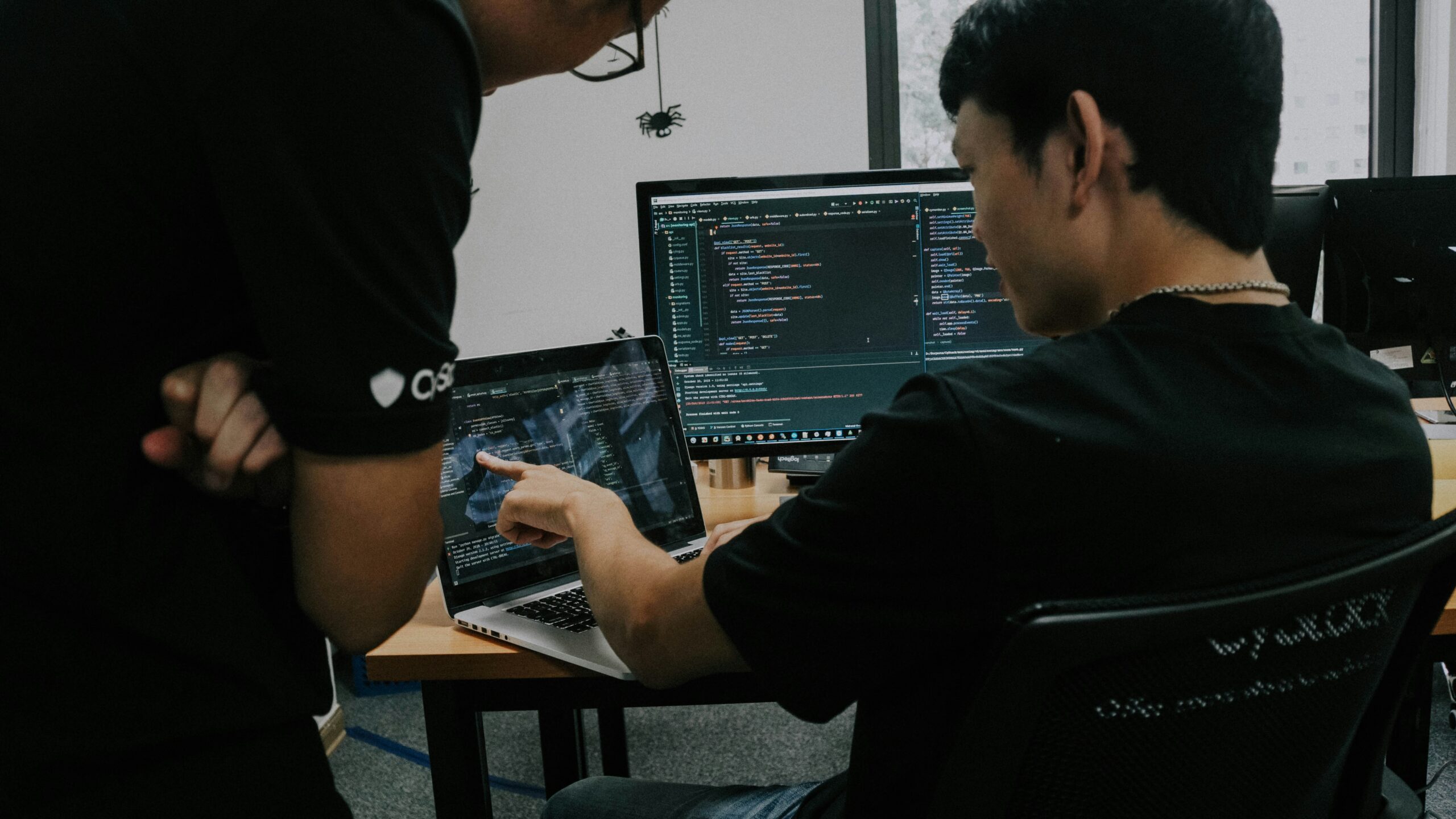 shamin-haky-RIk-i9rXPao-unsplash